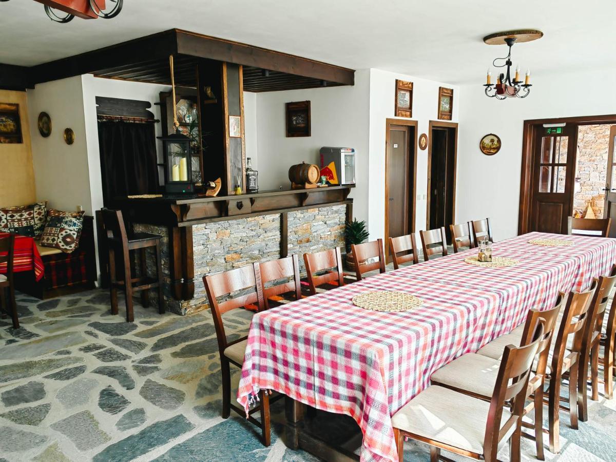 Rimovata Kashta Guest House Leşten Exterior foto