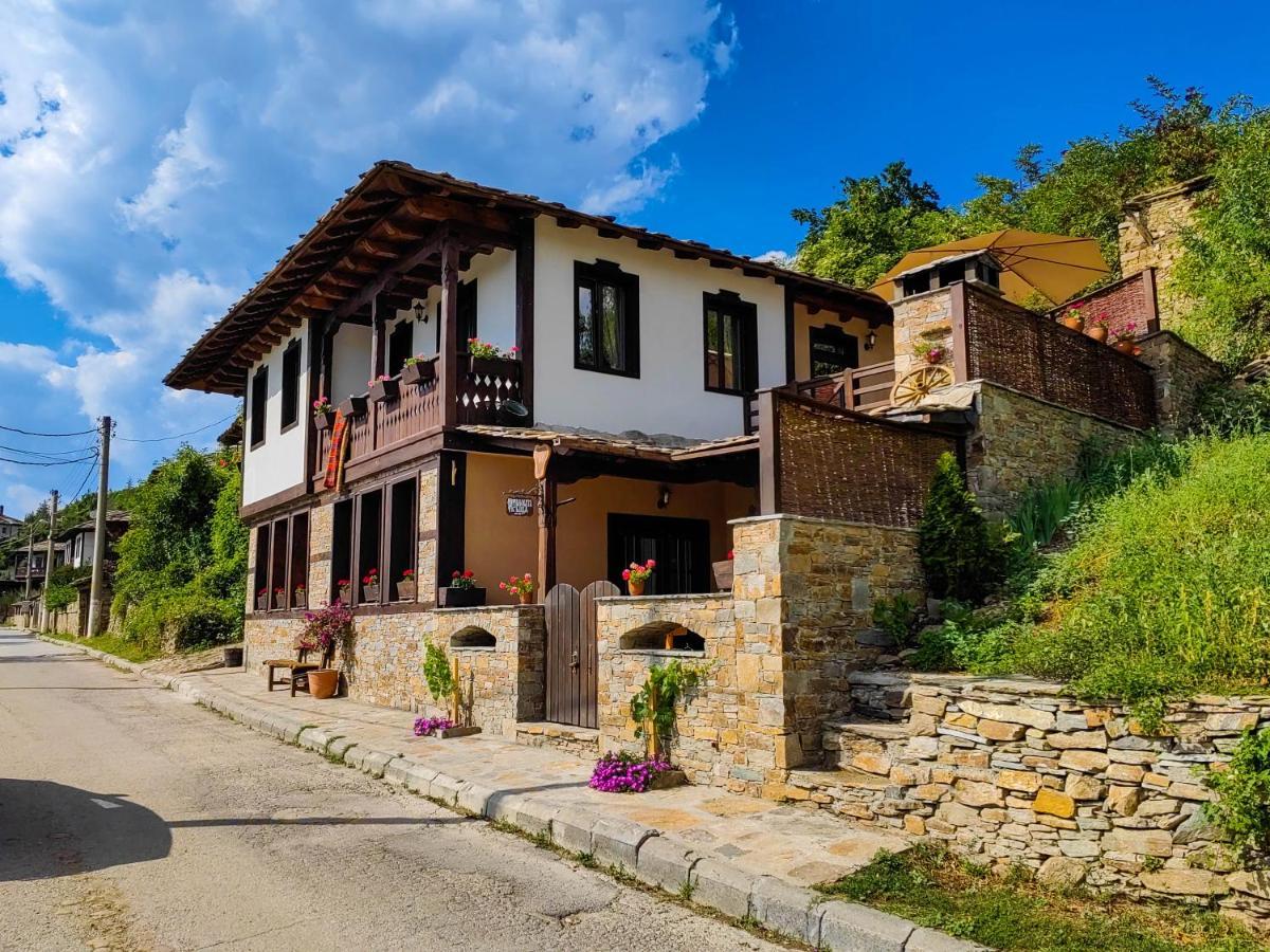 Rimovata Kashta Guest House Leşten Exterior foto