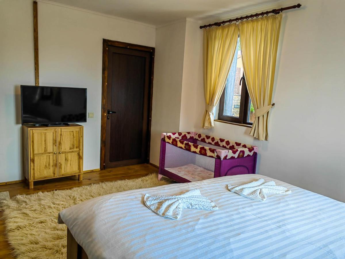 Rimovata Kashta Guest House Leşten Exterior foto