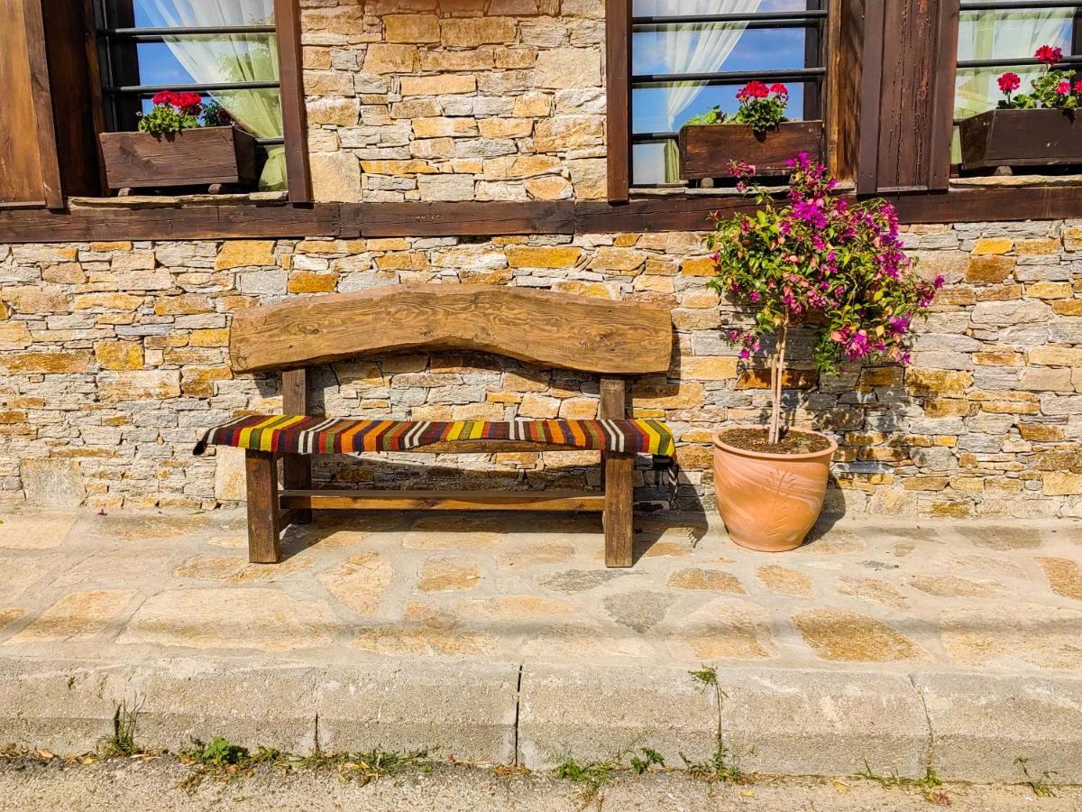 Rimovata Kashta Guest House Leşten Exterior foto